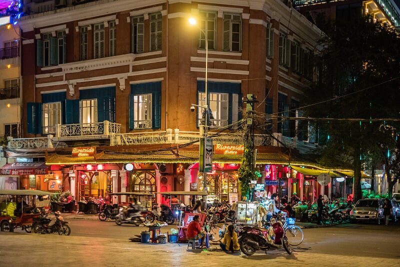 Phnom Penh at night