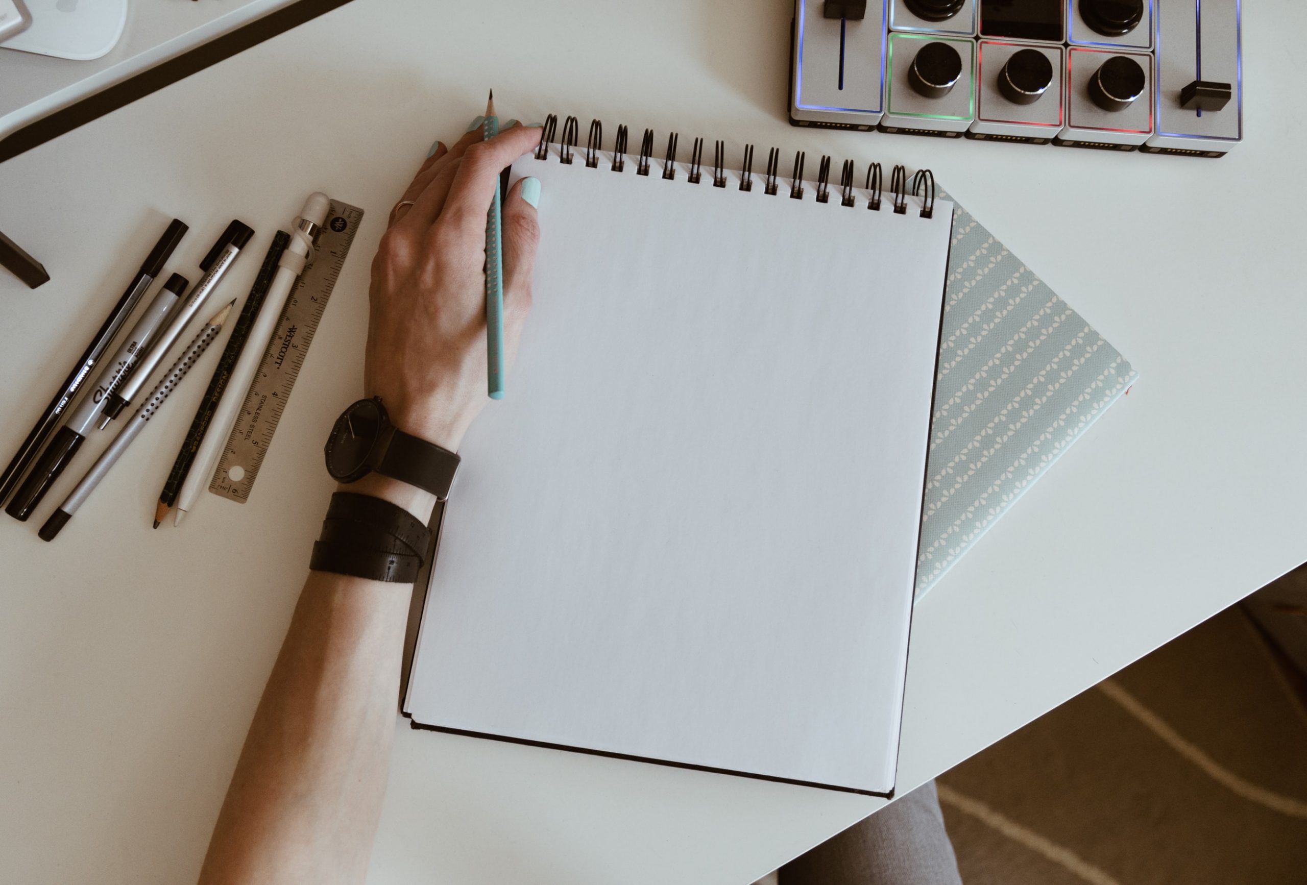 15 Interesting Facts About Left-Handed People