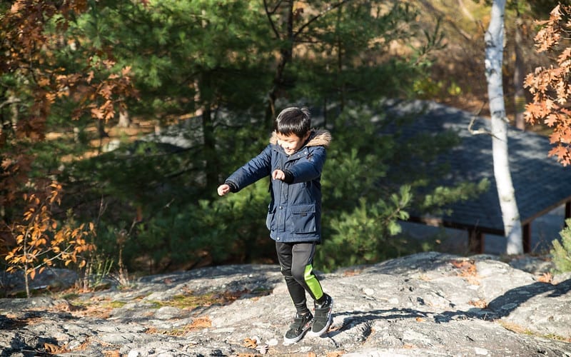 Kid doing the "floss" dance