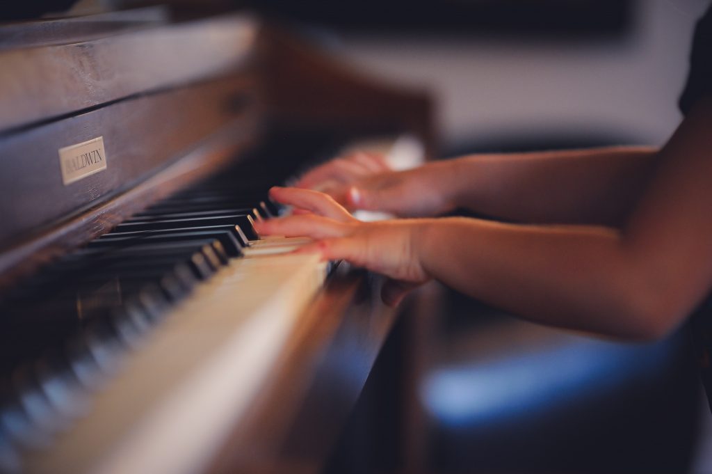 Methods to Learn to play the piano