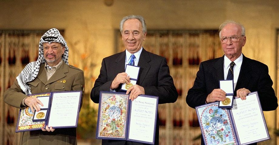 THE NOBEL PEACE PRIZE LAUREATES FOR 1994 IN OSLO. (FROM RIGHT TO LEFT): PRIME MINISTER YITZHAK RABIN, FOREIGN MINISTER SHIMON PERES AND PLO CHAIRMAN YASSER ARAFAT