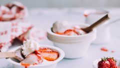 National Strawberry Sundae Day