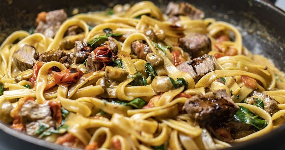 EASY SAUSAGE TAGLIATELLE RECEIPE