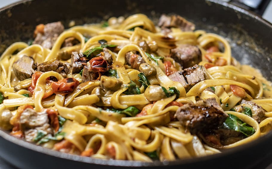 EASY SAUSAGE TAGLIATELLE RECEIPE